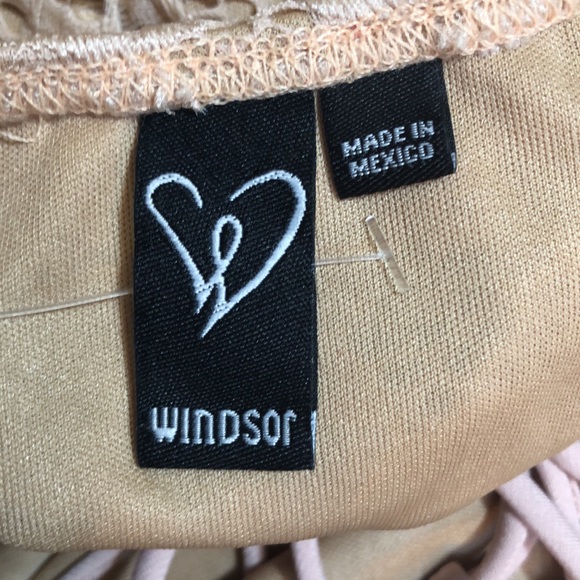 NWT Windsor ~ Lace Nude bodysuit - Picture 3 of 7